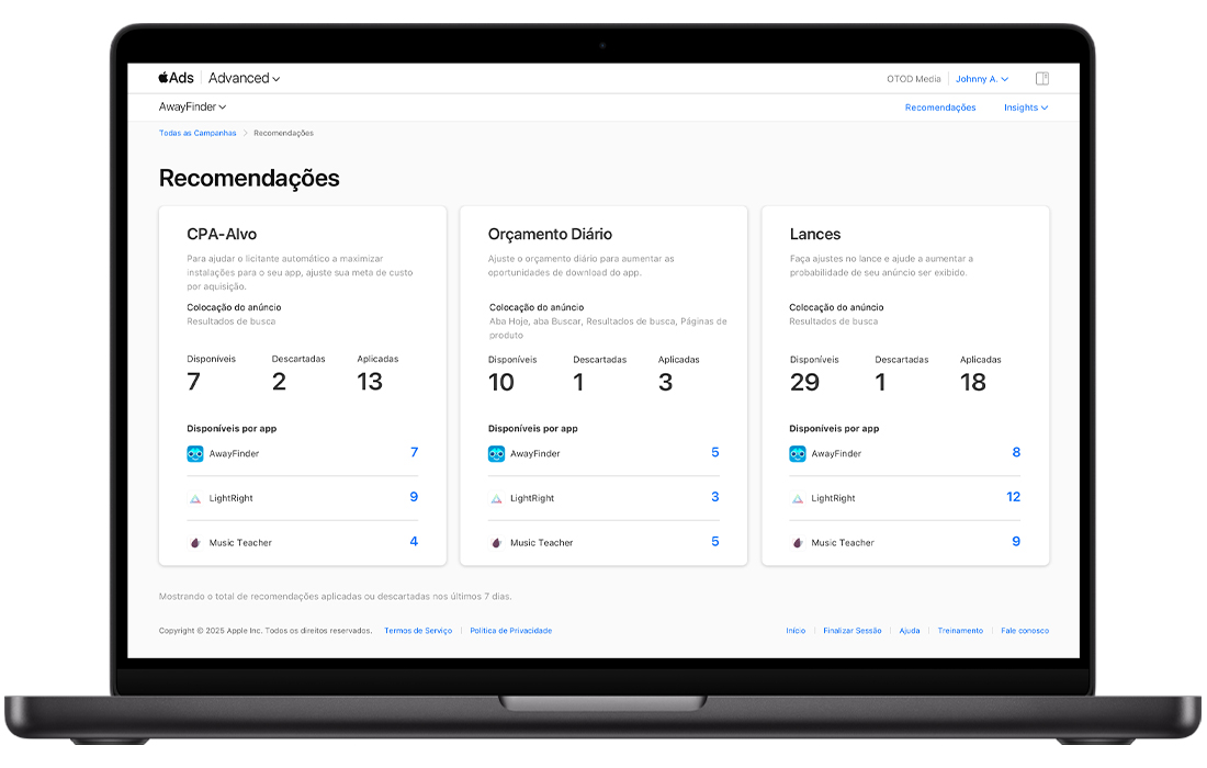 A página Recomendações no Apple Ads mostra recomendações organizadas por palavras-chave, lances e orçamento diário. Cada seção mostra quantas recomendações estão disponíveis, descartadas e aplicadas e, em seguida, quantas recomendações estão disponíveis por app.