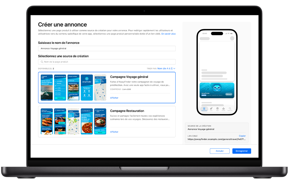 Un MacBook est ouvert sur la page de création d’annonces de l’onglet Aujourd’hui d’Apple Ads, avec deux pages produit personnalisées disponibles. Le titre de l’annonce de l’onglet Aujourd’hui qui est créée est « Annonce Voyage général » et une page produit personnalisée « Campagne Voyage général » est sélectionnée. Dans l’angle supérieur droit, un aperçu de l’annonce est affiché, avec l’icône, le nom et le sous-titre de l’app, et des éléments de la page produit personnalisée en arrière-plan.