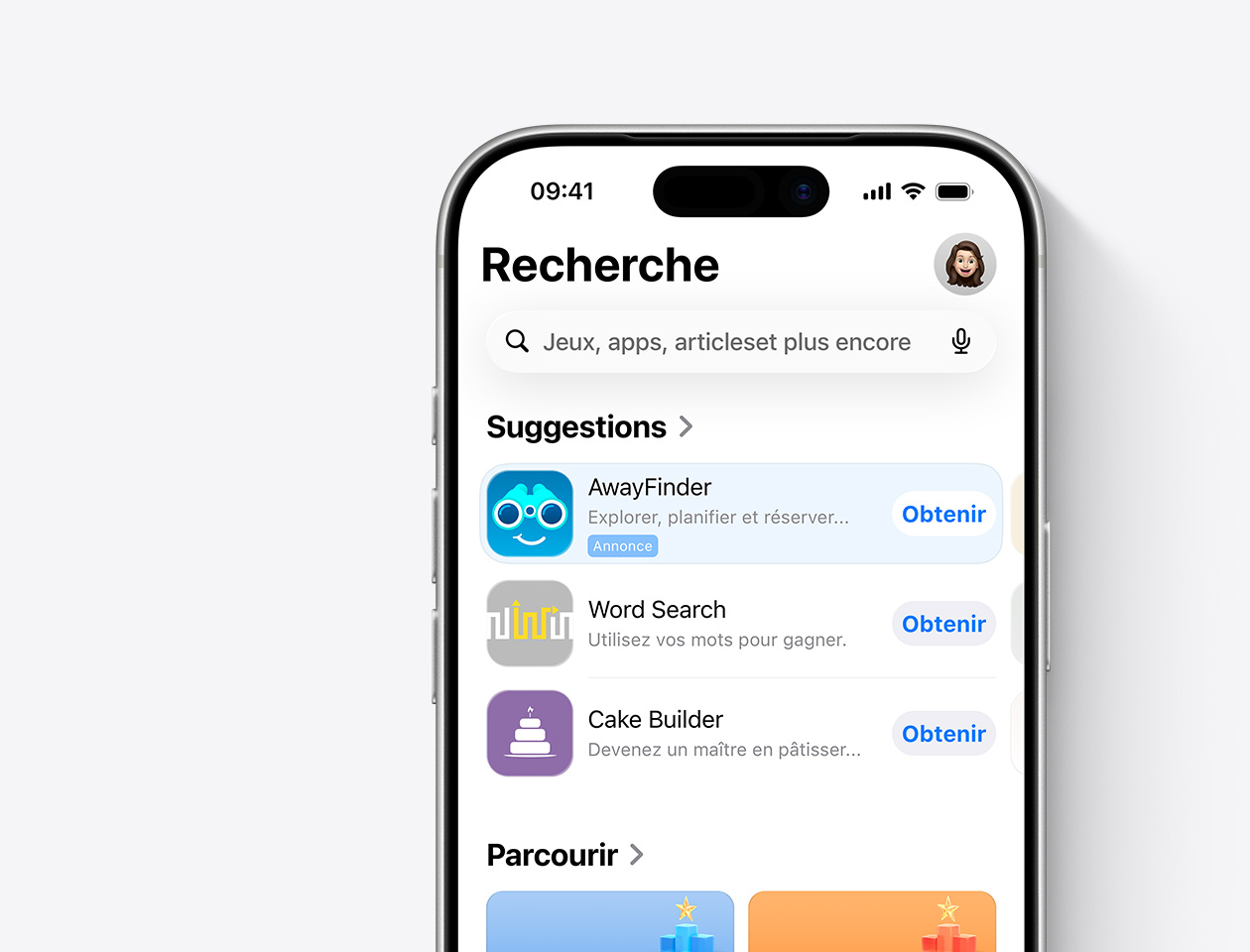  Un iPhone avec l’App Store ouvert et une annonce de l’onglet Rechercher pour l’app fictive AwayFinder mise en avant.
