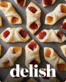 Обложка журнала Delish с изображением выпечки с джемом. 