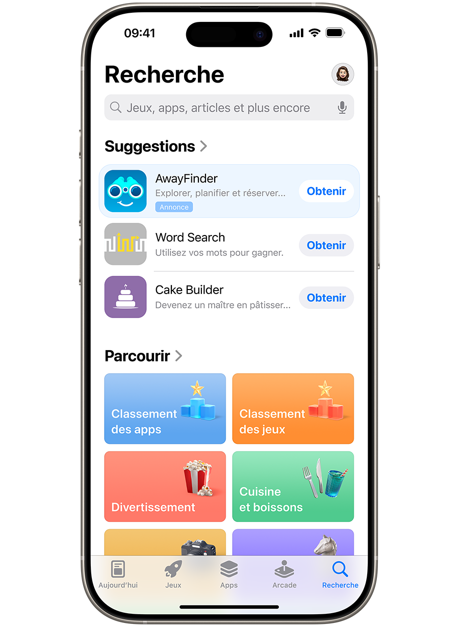 Un iPhone avec l’App Store ouvert. Une annonce de l’app fictive AwayFinder affichée dans l’onglet Rechercher en haut de la liste d’apps suggérées.