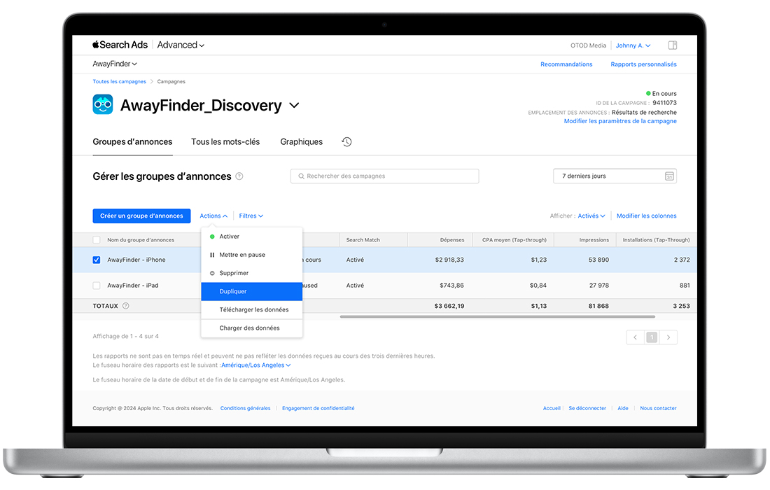 Groupe Annonces sur le tableau de bord d’Apple Search Ads Advanced avec un groupe d’annonces sélectionné, le menu Actions ouvert et l’option Dupliquer mise en évidence.
